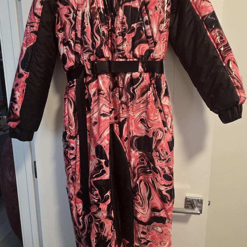 Vibrant Club EXX Women's Ski Suit with Swirl Design